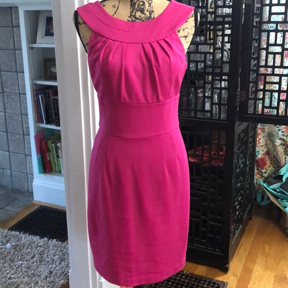 Trina Turk Dresses & Skirts - Trina Turk pink fitted dress - excellent condition